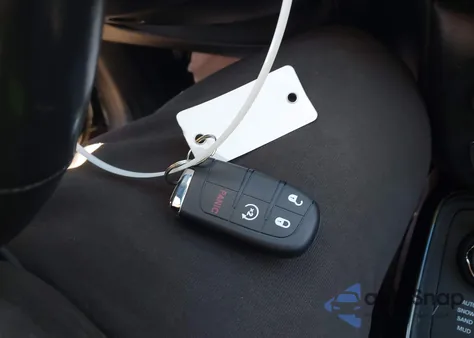 2021 Jeep Compass Limited 4X4 from USA, damaged, VIN 3C4NJDCBXMT575559